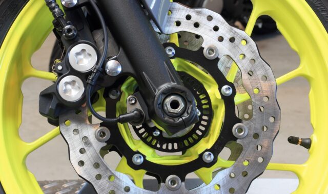 motorcycle, yamaha, front, suspension, brake, disk, wheel, tire, rim, hub, caliper, rotor, axle, yamaha, yamaha, yamaha, yamaha, yamaha, axle, axle, axle, axle, axle
