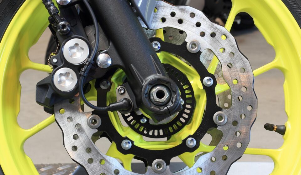 motorcycle, yamaha, front, suspension, brake, disk, wheel, tire, rim, hub, caliper, rotor, axle, yamaha, yamaha, yamaha, yamaha, yamaha, axle, axle, axle, axle, axle