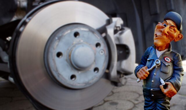 car mechanic, mechanic, repair, brake system, brake disc, caliper, car wallpapers, brake, front brake, brake lining, automobile, brake pads, car, inspection, brake disc change, vehicle, workshop, service, auto repair shop, technology, brake change, mercedes, b class