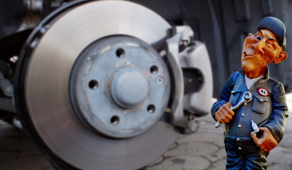 car mechanic, mechanic, repair, brake system, brake disc, caliper, car wallpapers, brake, front brake, brake lining, automobile, brake pads, car, inspection, brake disc change, vehicle, workshop, service, auto repair shop, technology, brake change, mercedes, b class