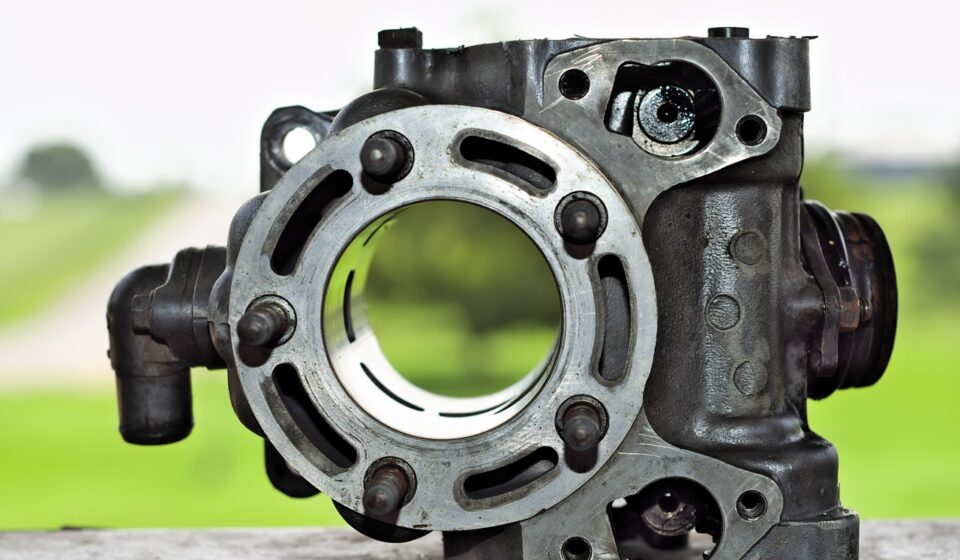 engine, two stroke, cylinder, sleeve, block, technology, industry, automotive, design, transportation, automobile, metal, power, shiny