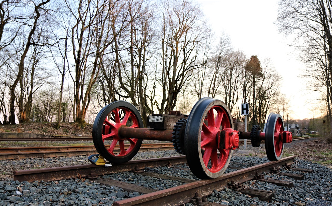 wheelsets, shaft, axle shaft, spokes, red, rail, corrugated wheel discs, bikes, track, iron, black