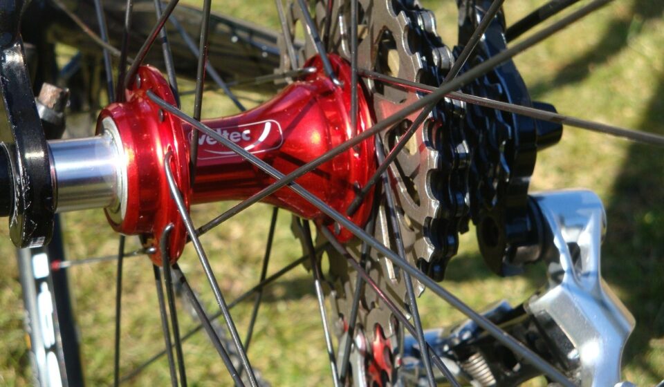 road bike, rear wheel, rear axle