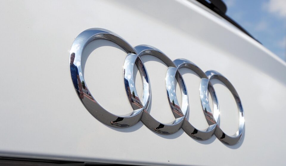 audi, q7, suv, white, elegant, automobile, car, car wallpapers, technology, vehicle, passenger cars, motor vehicle, athletic, rings