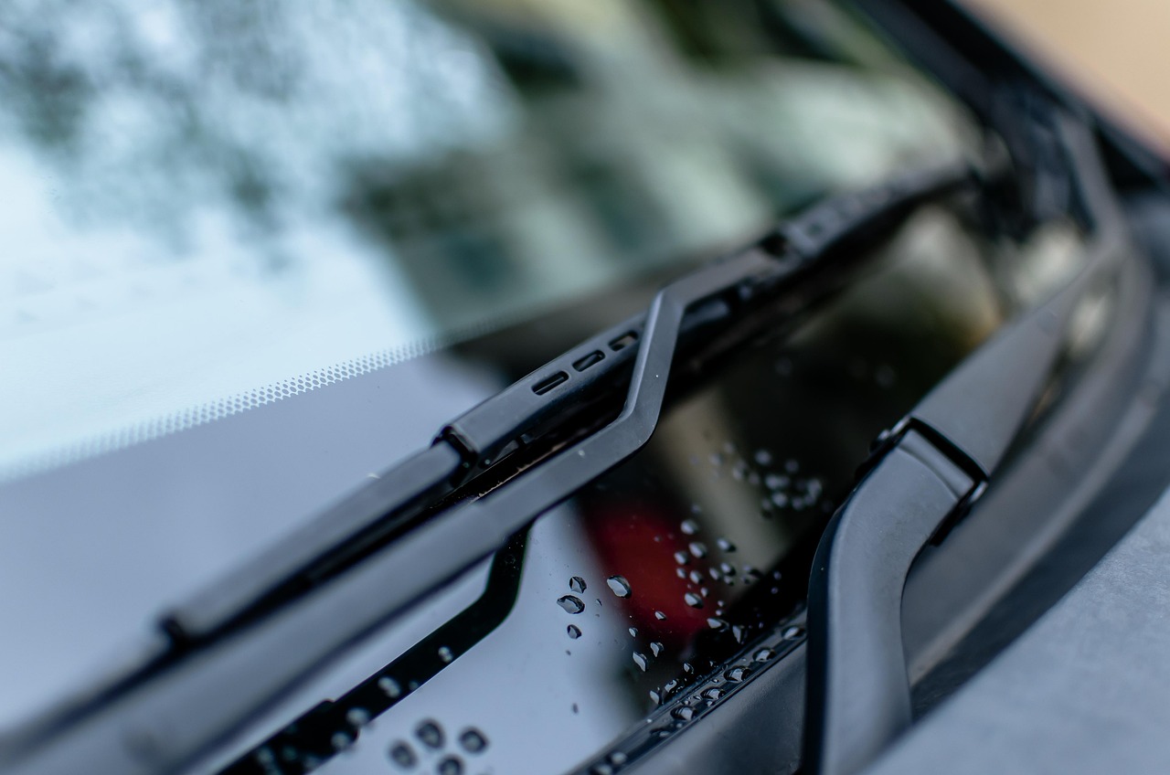 wiper, wind shield, auto, nature, automobile, windscreen, black, glass, clean, wipe, shine, rain, safety, blue car, blue rain, blue glass, blue safety, blue glasses, blue clean