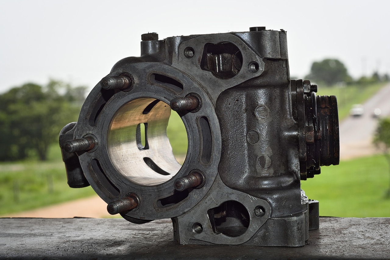 engine, two stroke, cylinder, sleeve, block, technology, industry, automotive, design, transportation, automobile, metal, power, shiny, gray metal, gray power, gray industry