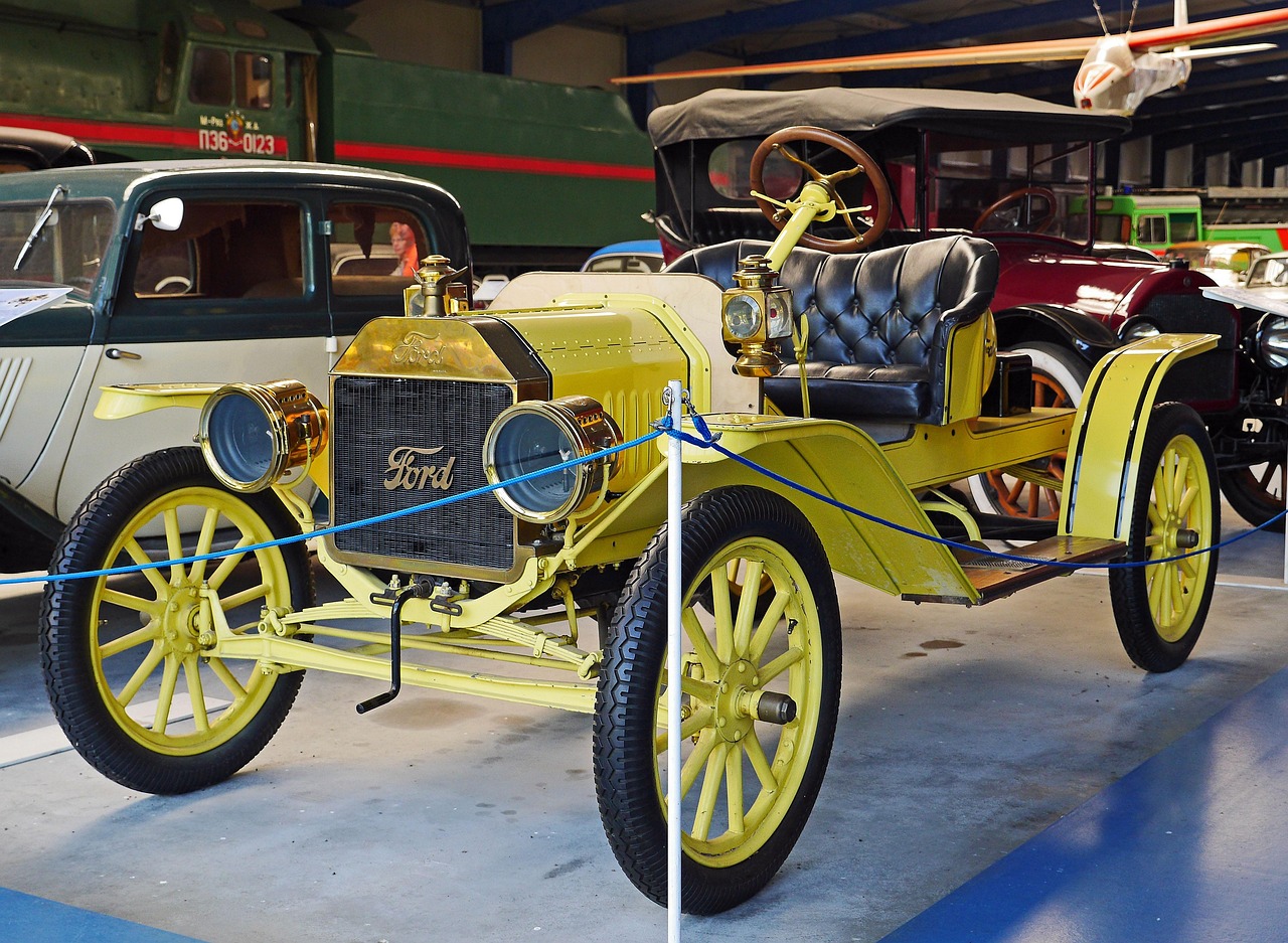 ford, t-model, museum, open, carriage technology, rigid axle, leaf spring, sofa, occasion crank, solid rubber tires, wood rims, automobile, vehicle, wheel, ride, antique, early