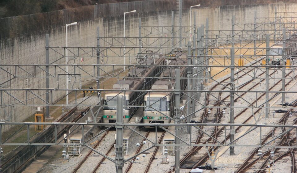 korea, railroad, traffic, train, vehicle, public transportation, shipping, passenger, transport, city rail, electric rail, electric vehicle, subway, commuting, vehicles, telegraph pole, wire, maintenance, electric, djet