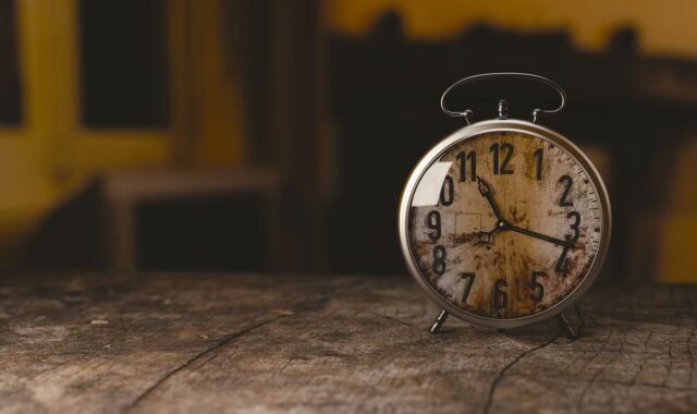 clock, alarm clock, watch, time, old, numbers, hours, minutes, analog, analog clock, timepiece, transient, clock, clock, clock, watch, watch, time, time, time, time, time