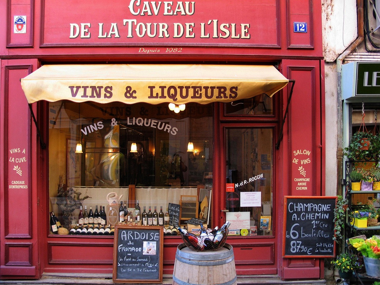 l'isle-sur-la-sorgue, wine and liquor, load, provence, provence, provence, provence, provence, provence