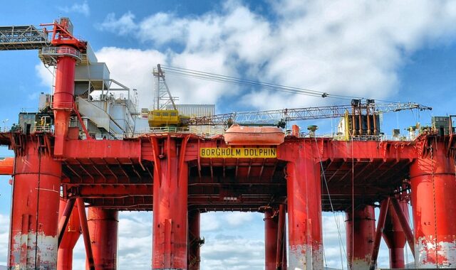 oil rig, oil platform, oil, rig, repairs, oil rigs, industry, energy, power, fuel, platform, drilling, oil drilling, equipment, exploration, industrial, drill, technology, drilling rig, nature, construction, natural, environment, ocean, production, building dock, blue technology, blue building, blue construction, blue energy, blue power, blue industry