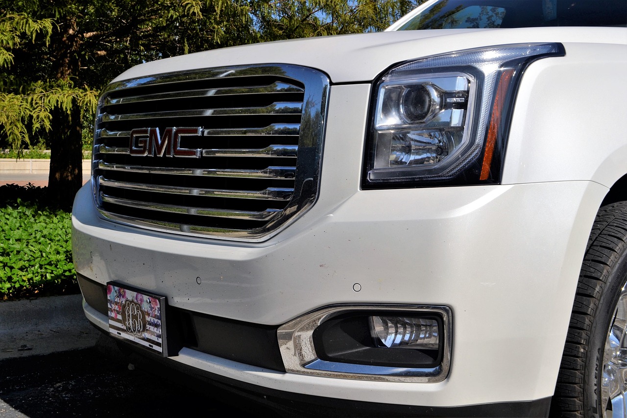 gmc yukon, grill, headlamp, glass, license plate, flood light, headlight, free background, sports utility vehicle, suv, wallpaper hd, 4x4, mac wallpaper, four wheel drive, vehicle, transport, transportation, sport, auto, utility, 4k wallpaper, automobile, off-road, power, laptop wallpaper, road, travel, drive, luxury, cool backgrounds, speed, truck, wheel, parked, parking lot, automotive design, steel, blue, green, tree, white line, divider, park, full hd wallpaper, design, automotive, metal, machine, technology, engineering, angle, wallpaper 4k, 4k wallpaper 1920x1080, close-up, hd wallpaper, free wallpaper, white, opal, star, bus, convertible, jeep, limousine, motor, beautiful wallpaper, pickup, ride, station wagon, van, wagon, bucket, desktop backgrounds, buggy, compact, nature, conveyance, windows wallpaper, coupe, hardtop, hatchback, heap, jalopy, junker, motorcar, roadster, sedan, subcompact, wheels, wreck, clunker, gas guzzler, touring car, junk, background, screen saver