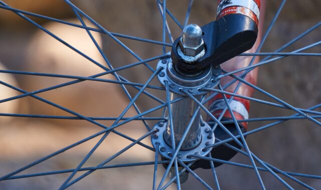 bicycle tires, rim, spokes, wheel hub, hub, mountain bike, bicycle, tire, to go biking, axis, suspension, bracket, keep